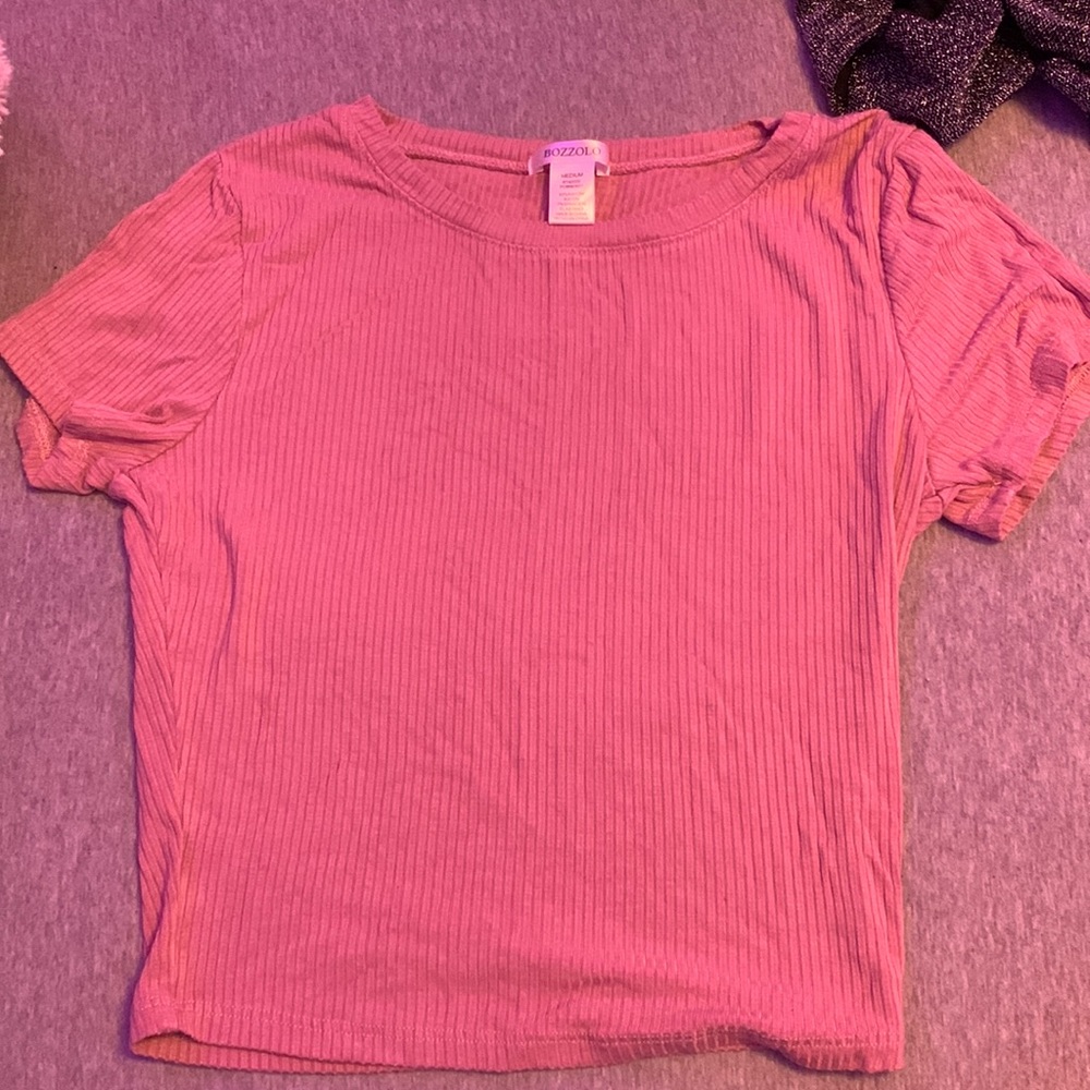 regular cropped tee very stretchy hasn’t been worn